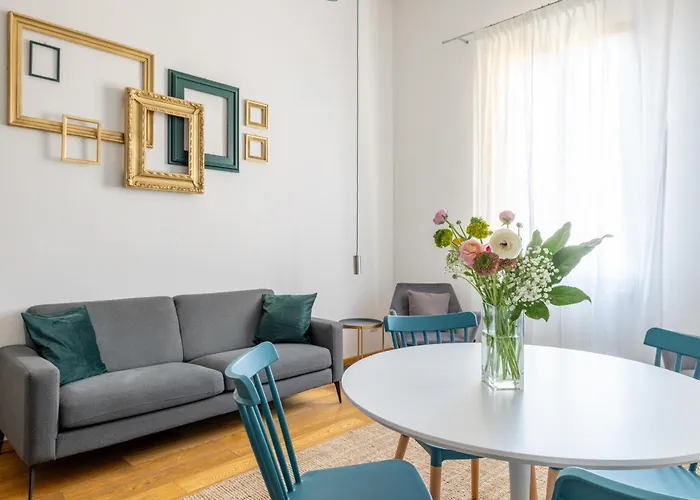 Elegant With Two Bedrooms *